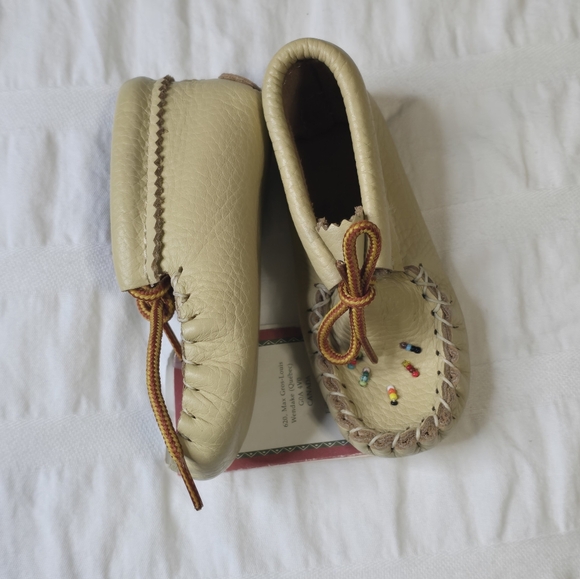 Bastien Industries Ohchi'ta' (foot) moccassin - Picture 6 of 6